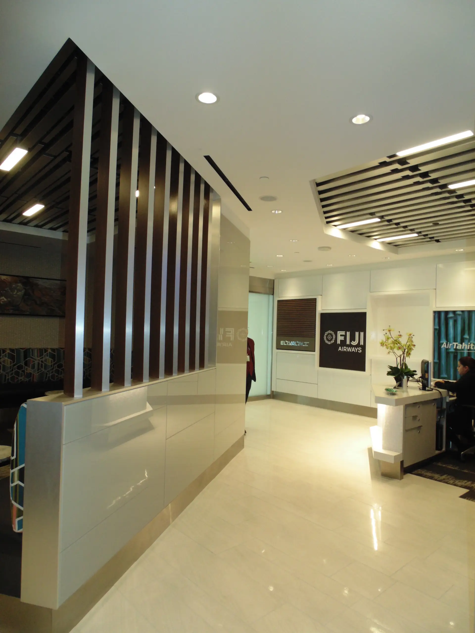 INTERNATIONAL LOUNGE - Image 3
