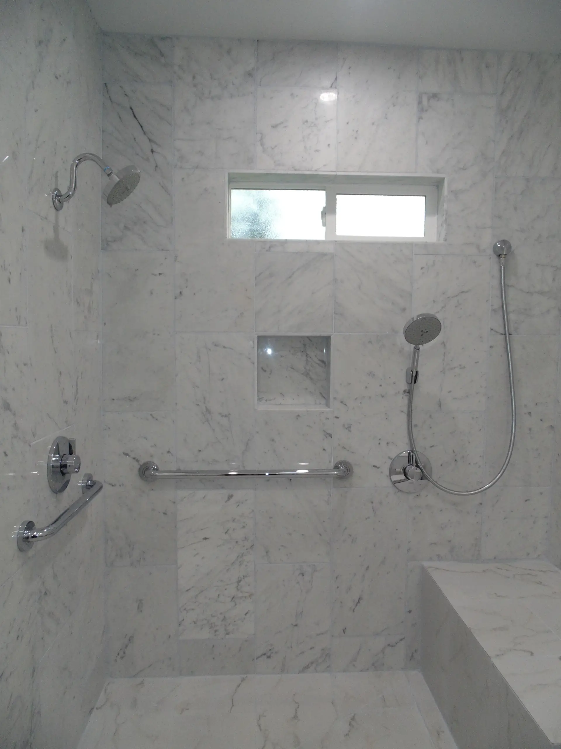 RESIDENTIAL RESTROOM, SANTA MONICA, CA. - Image 3